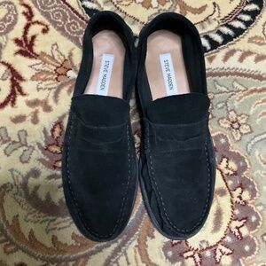 Steve Madden, size 9, black suede loafer